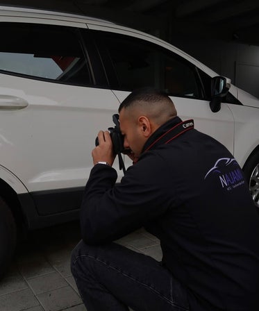 Najami Kfz-Gutachter Reutlingen bei professioneller Fahrzeugbegutachtung nach Verkehrsunfall